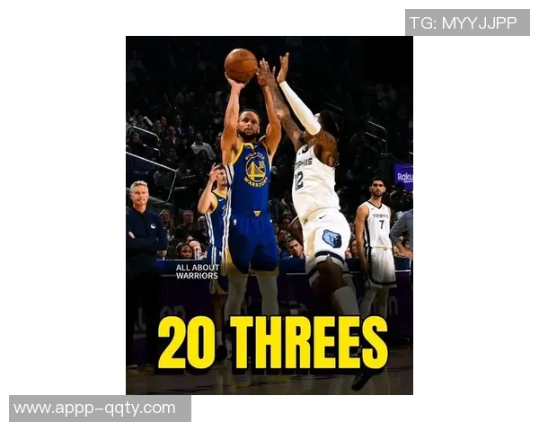 库里弧顶接球失去重心却依然精准命中布朗尼面前三分球