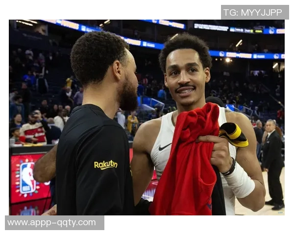 库里回应文班干扰罚球事件称特意配合球迷反应